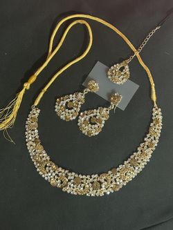 Brand New Indian Necklace 4 Piece Set