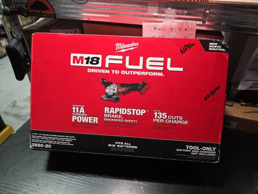 Milwaukee
M18 FUEL 18V Lithium-Ion Brushless Cordless 4-1/2 in./5 in. Grinder w/Paddle Switch (Tool-Only)