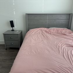 Gray Wood Platform bed (Queen) W End Table