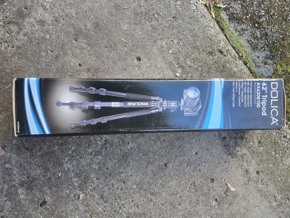 DOLICA 62"Tripod Ax620B100 