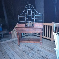 Server table and Hutch $300 OBO!