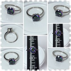 WOMENS RHINESTONE RING SIZE 9 🌺🌸🌼 NEW CONDITION RING FOR WOMEN ✨HIGH QUALITY   PLEASE LOOK AT ALL THE PICTURES FOR DETAILS AND CONDITION. THE ITEM 