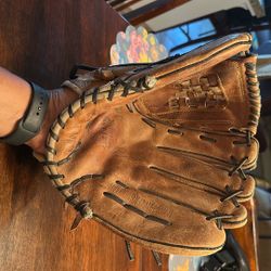 Mizuno Softball Glove