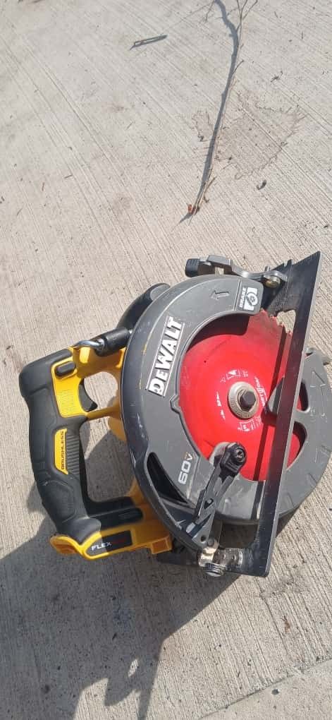 7¼ DeWalt Flex Circular Saw 