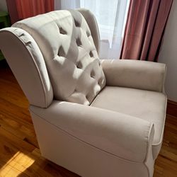 Delta Children Emma Nursery Glider-Swivel Rocking chair