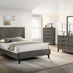 4 PCS QUEEN SIZE BEDROOM SET (BRAND NEW)(((MATTRESS NOT INCLUDED)))