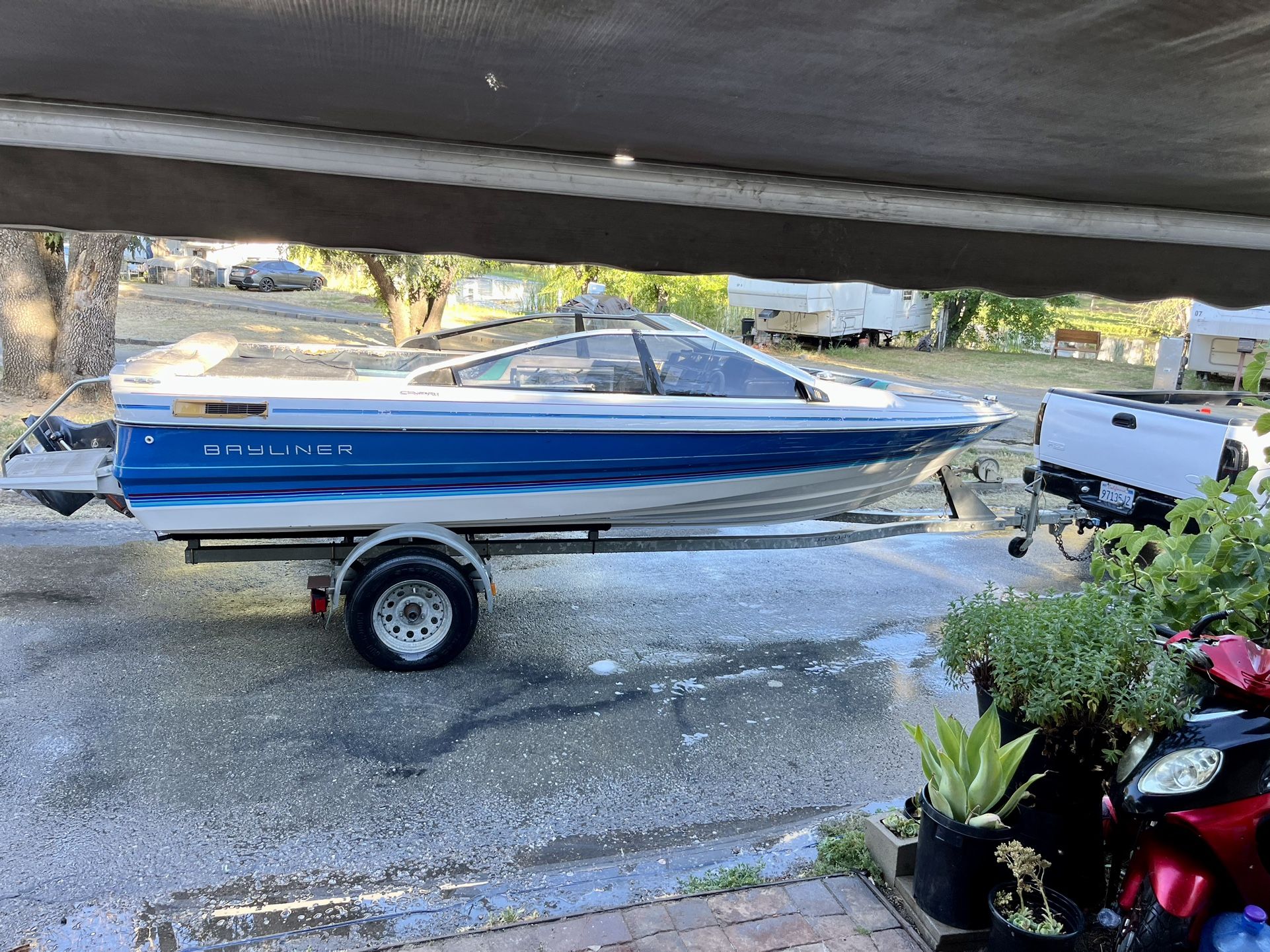 Bayliner W Inboard Motor