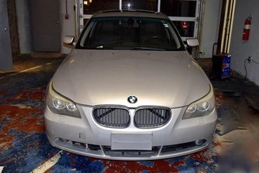 2004 BMW 5-Series 525i