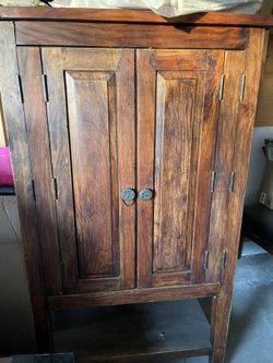 Cabinet - TV / Entertainment cabinet