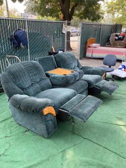 Recliner couch very good condition clean
