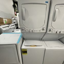 Electric Ge Washer And Dryer Stackable In White 24”