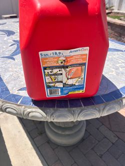 Brand new 5 Gallons Gas can / Español