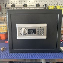 Electronic Combination Safe