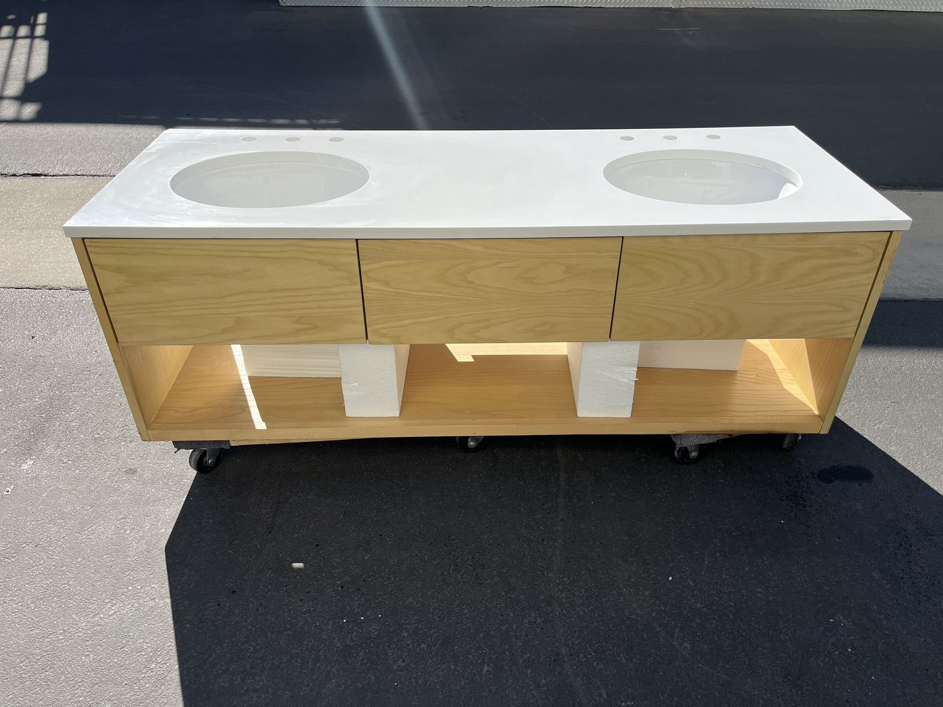 60in Double Wall Mounted Bathroon Vanity with Quartz Top