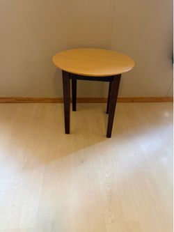 Small table stand