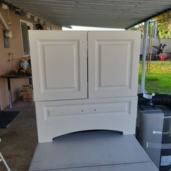 WHITE BASE CABINET