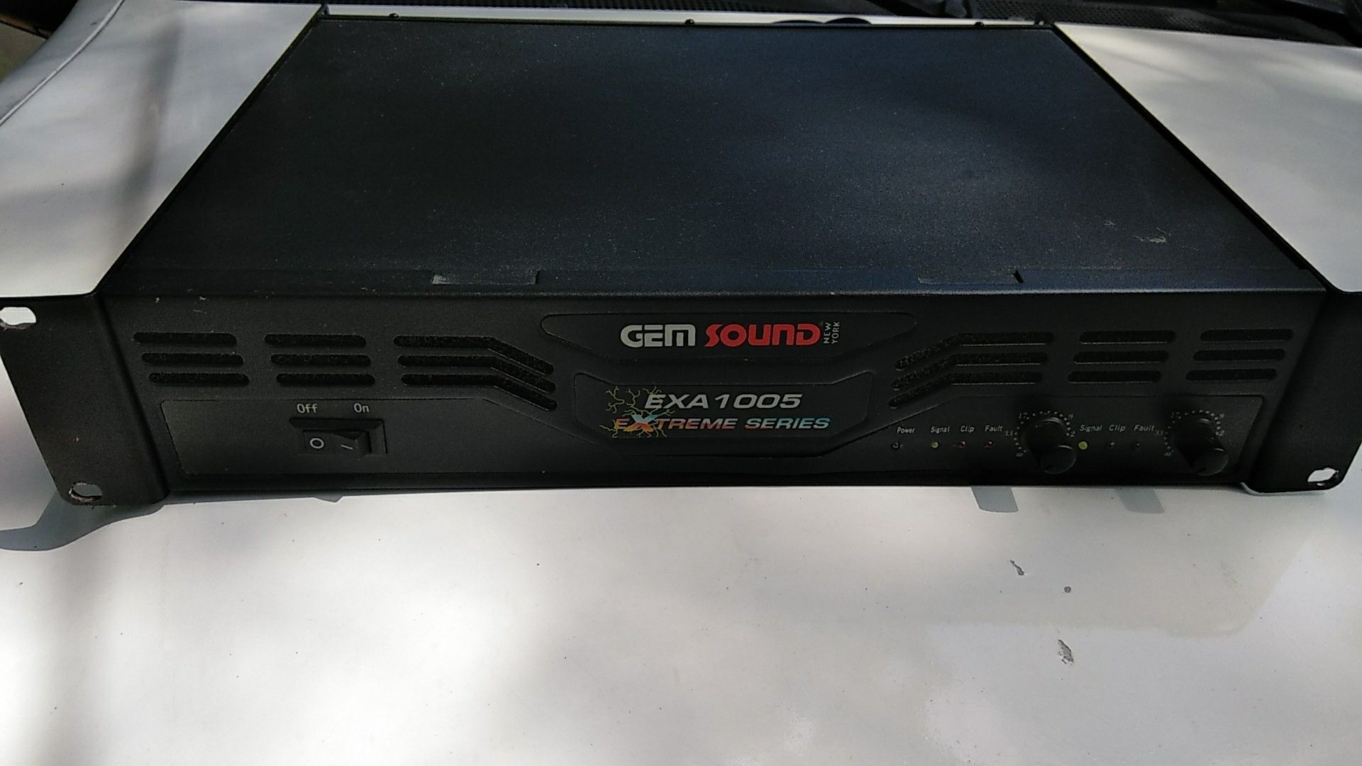 Powered amp gem sound exa 1005