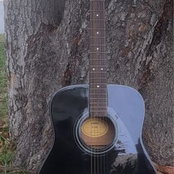 Acoustic Guitar YAMAHA 