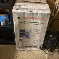 Magic Chef 3.2 Cu. Ft. Comapct Refrigerator 