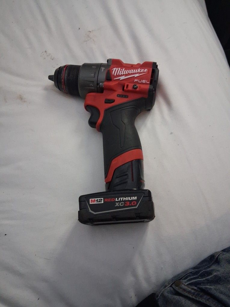 1/2 HAMMER DRILL /DRIVER Milwaukee
