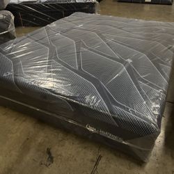 Brand New Serta iseries Hybrid 3000 Medium Mattress  $2799 Online