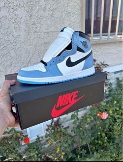 Air Jordan 1 Retro High Size 10.5, 11