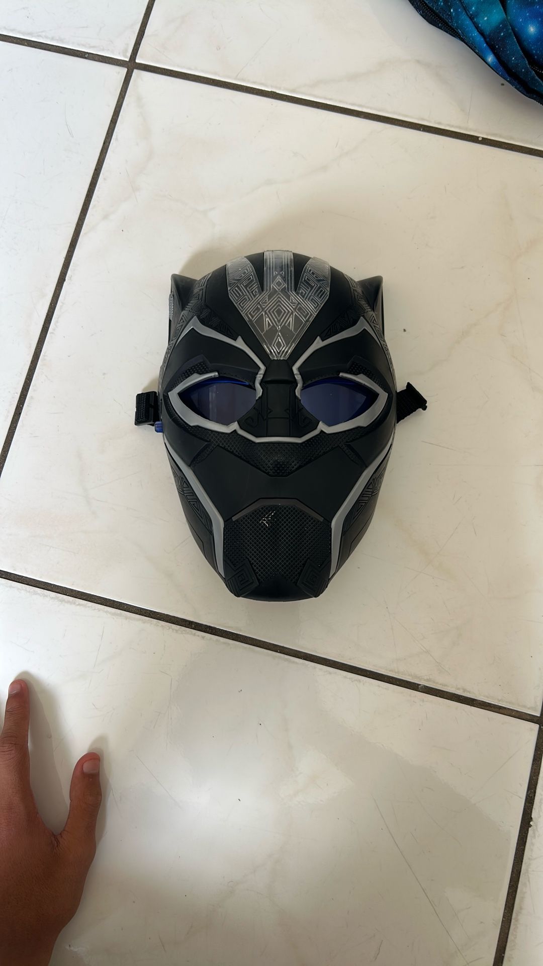 Black Panther Wearable Mask With Lights 