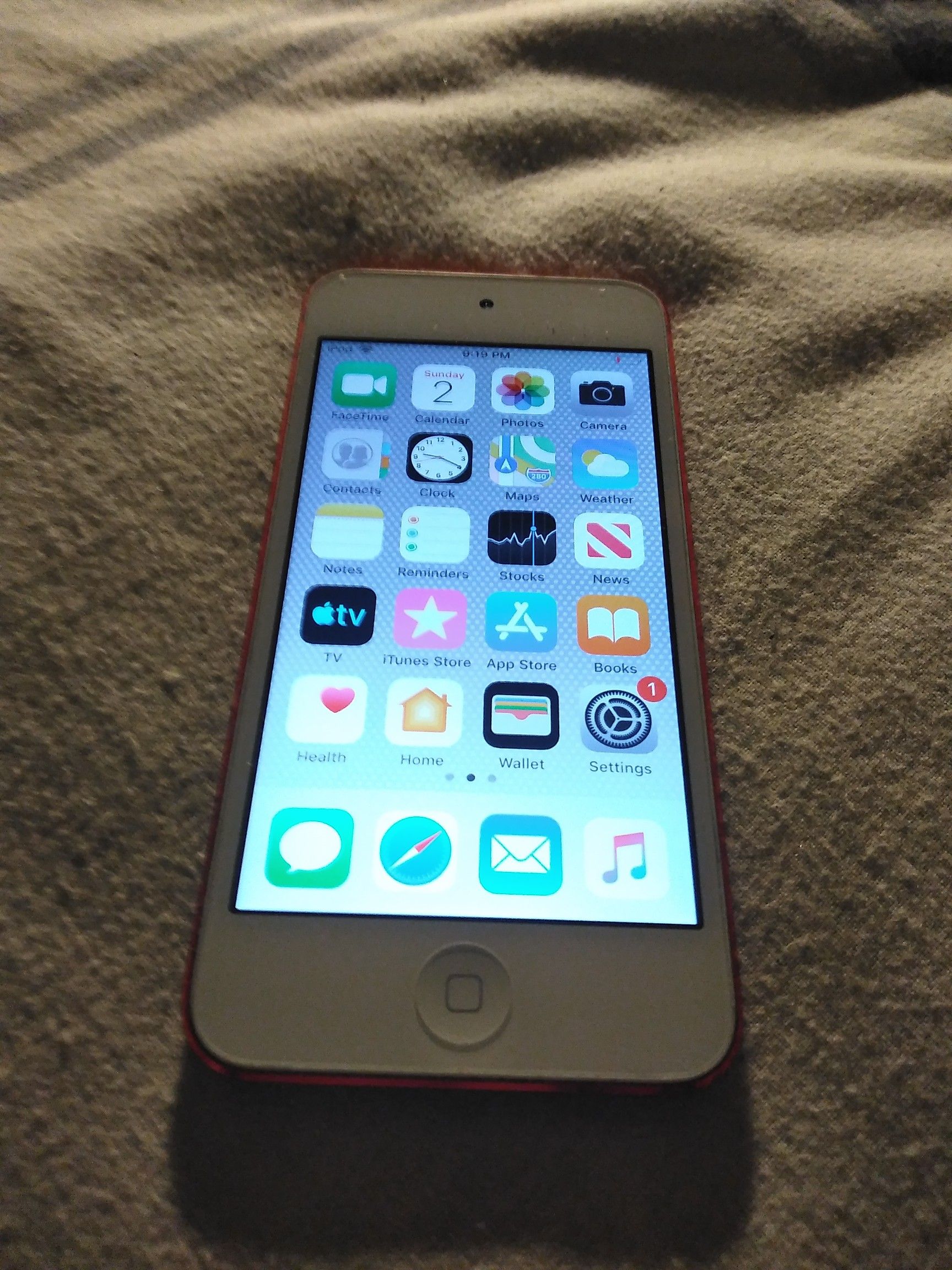iPod Touch (RED) 6th Gen