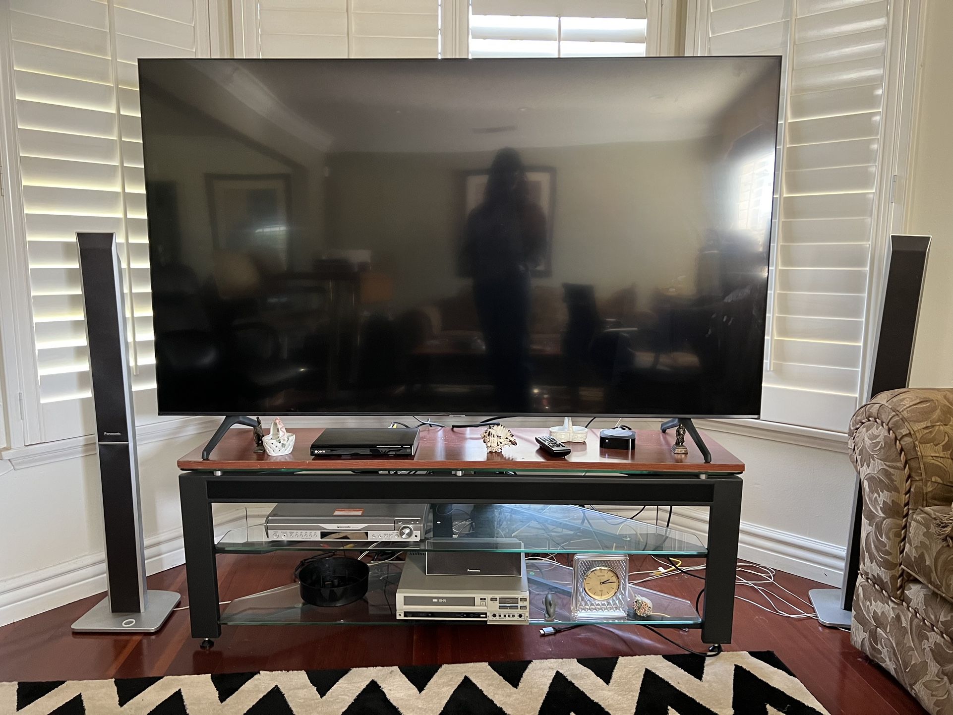 LIKE NEW 75” Samsung TV for Sale in Los Angeles, CA OfferUp