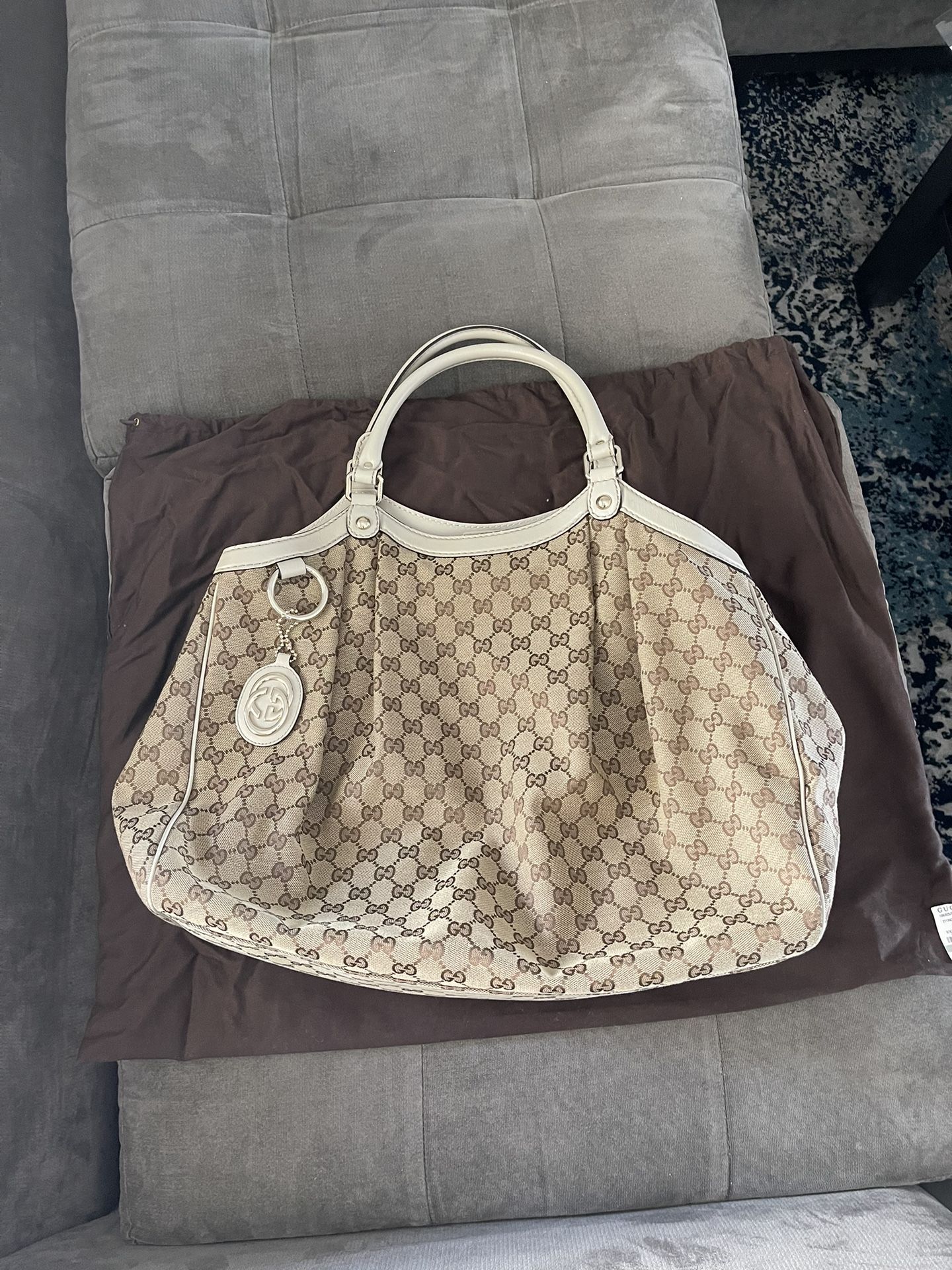 Gucci Sukey Large Tote! Like New!