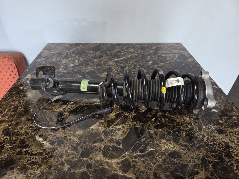 2023 Lincoln Aviator Left Shock & Spring