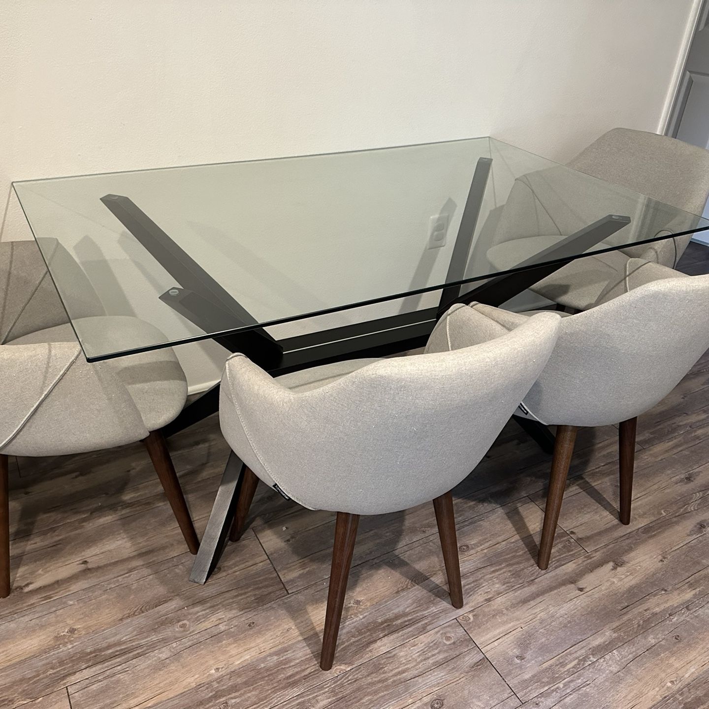 Glass Table Set With 4 Chairs 