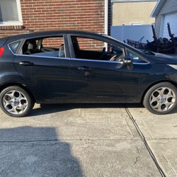 2012 FORD FIESTA SE 69,000 MILES 