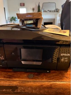 Free printer. Works. Needs color ink epson XP-820