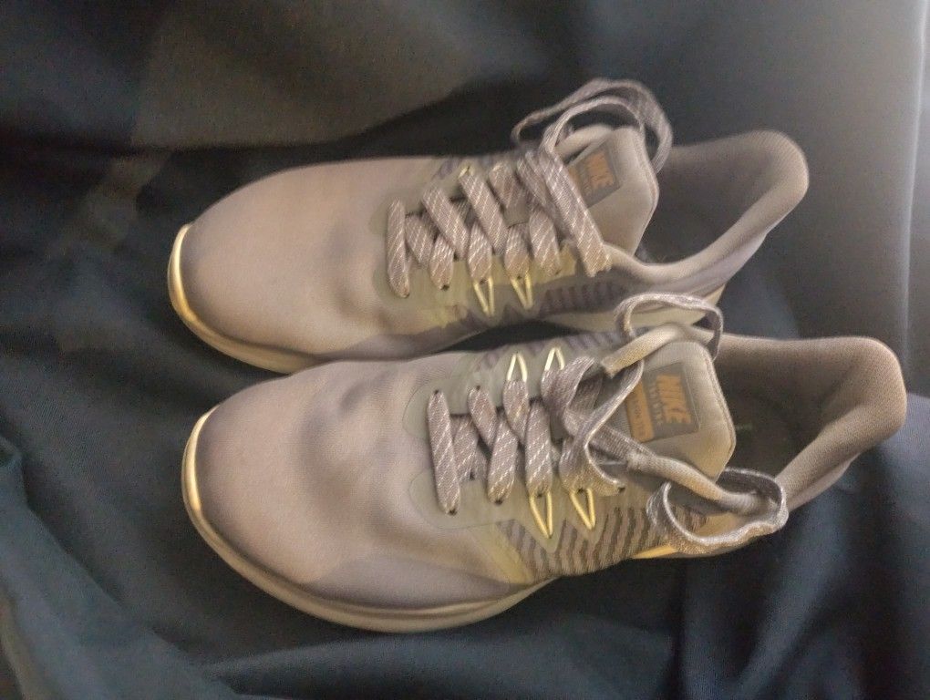 Women's Nike Shoes