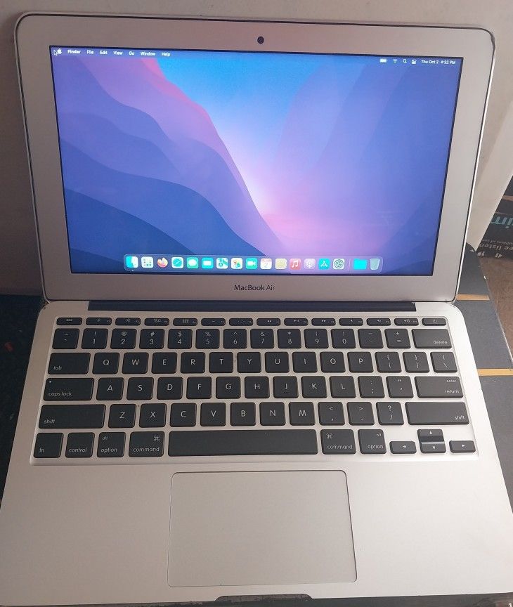 2015 MacBook Air-OS Monterey-8GB Ram-11.6"-Good Battery-Charger