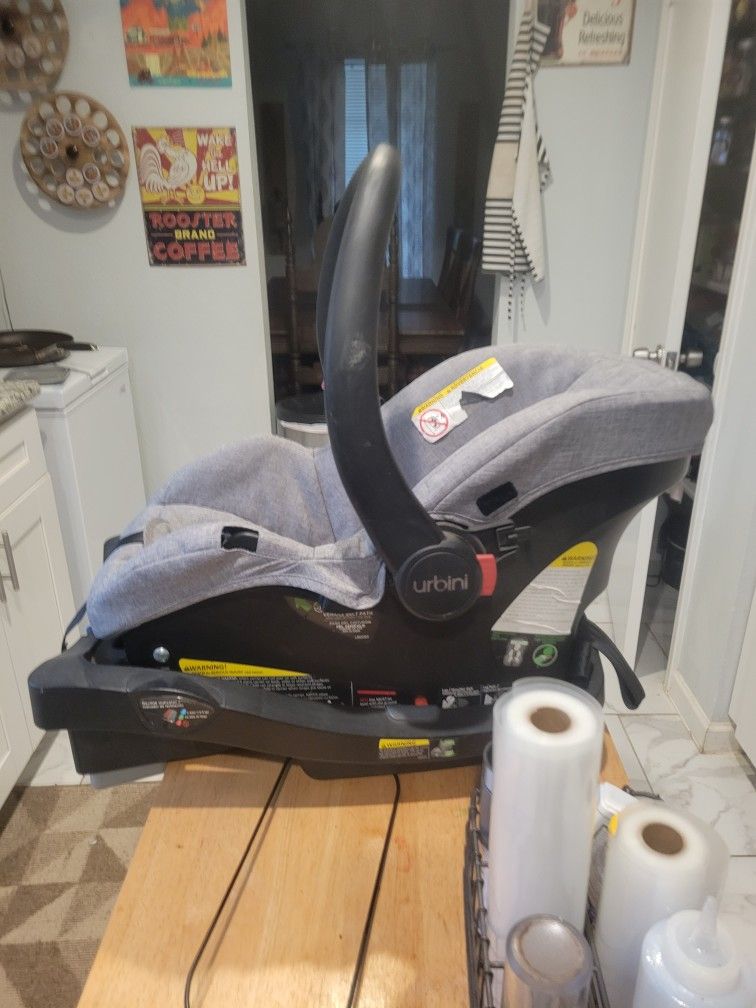 Urbini Infant Car Seat With Base for Sale in Katy, TX OfferUp