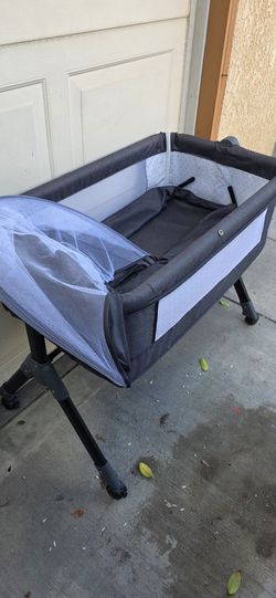 Bassinet with Canopy