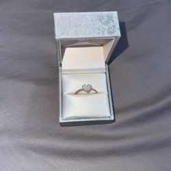 Size 6 10kt Gold Ring