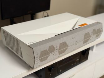 Short throw projector 4K laser and 100 inch