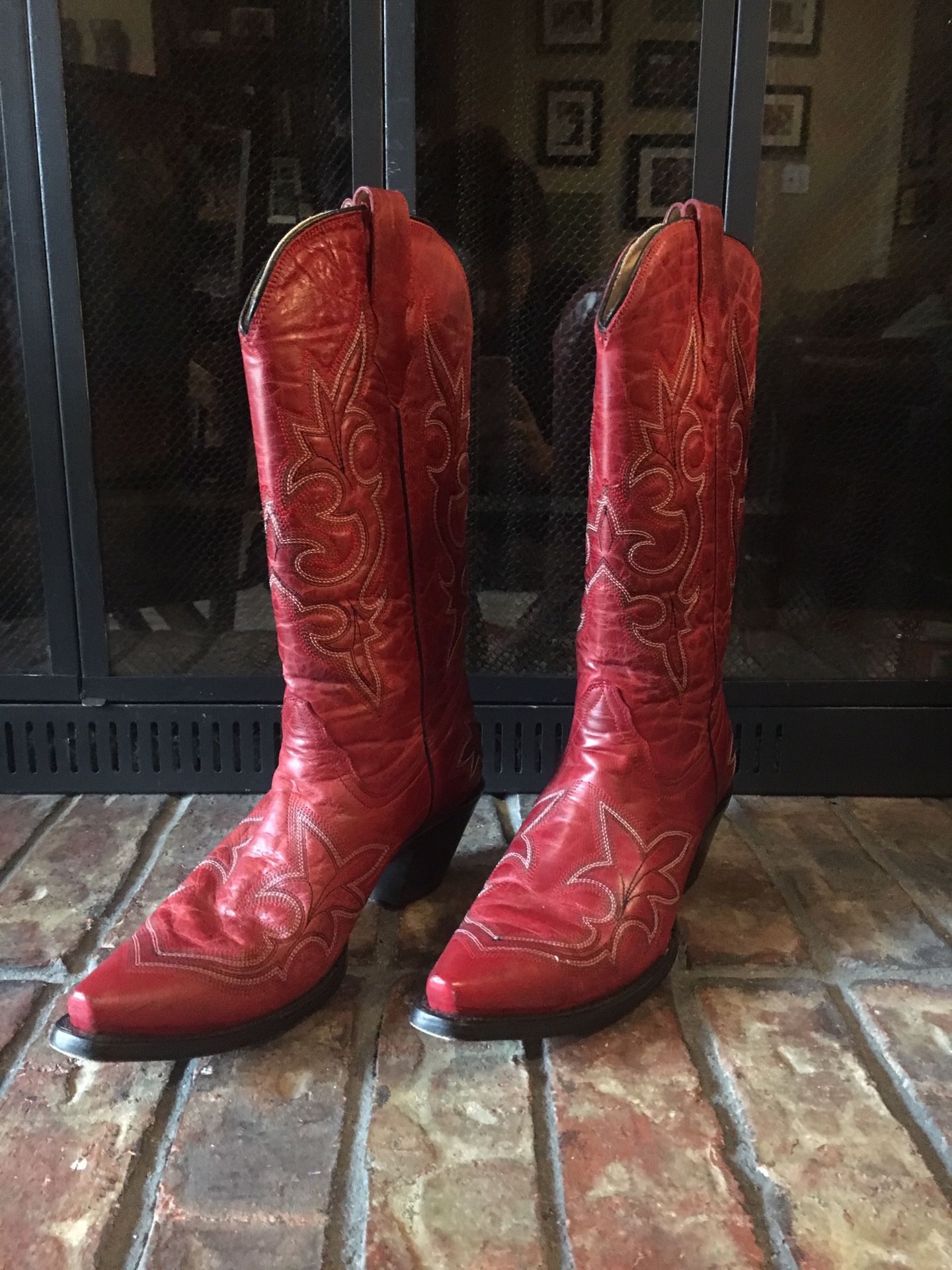 Cavenders Women’s Red Boots