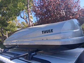 Thule Cargo box w/bike rack and crossbars