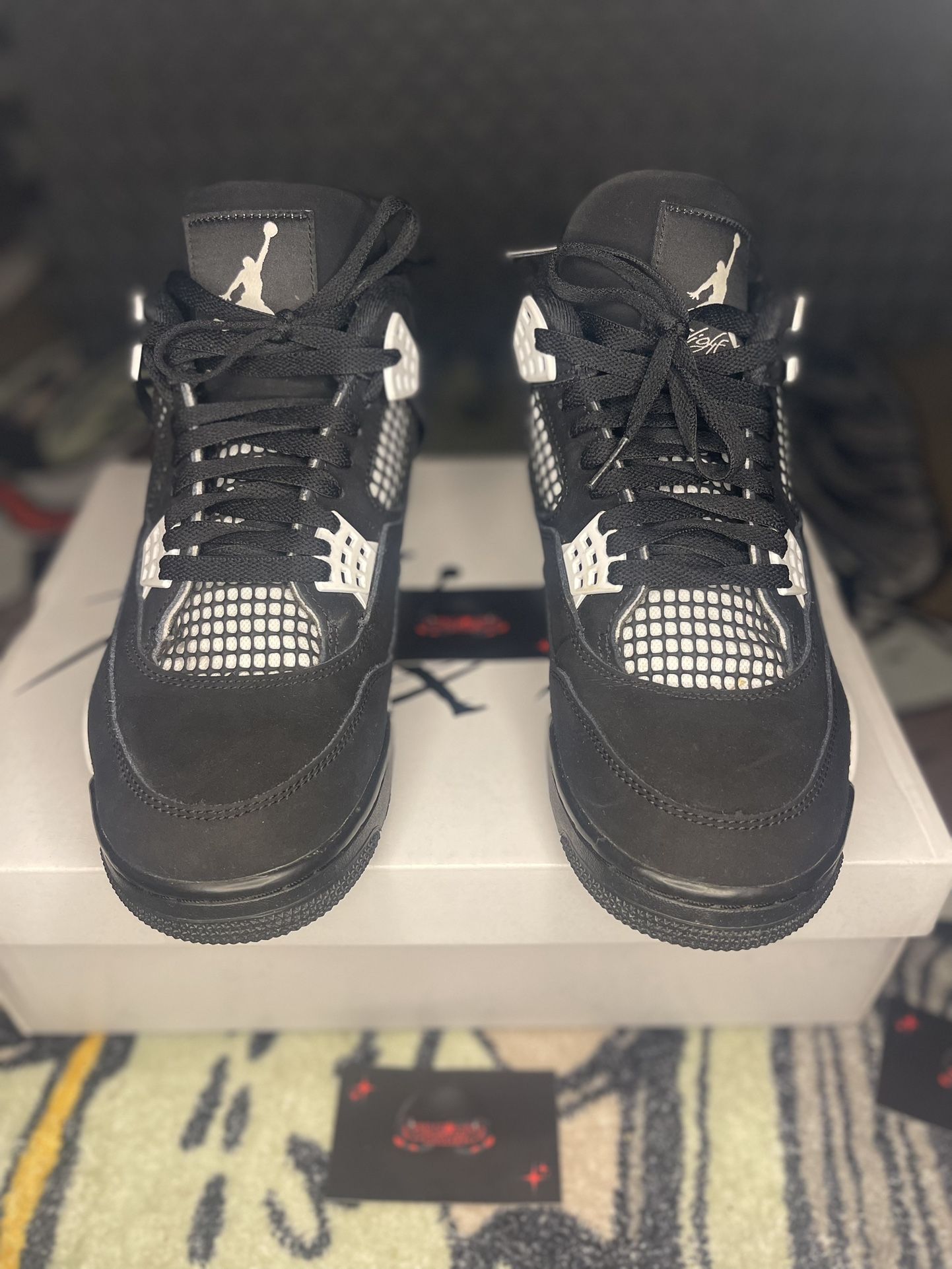 Jordan 4 White Thunders 