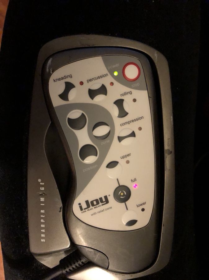 iJoy Swivel 550 Human Touch Robotic Massage Chair