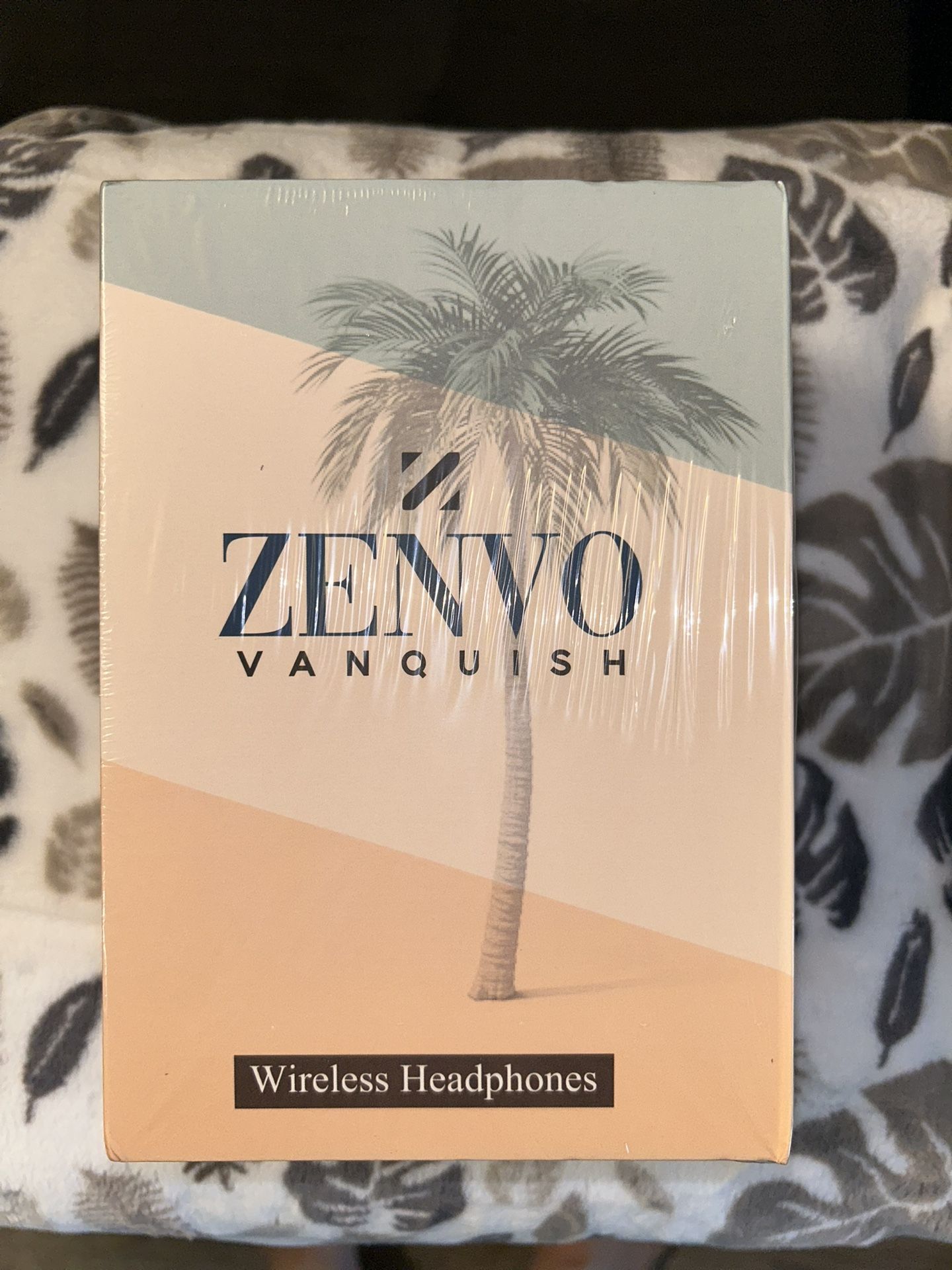 Zenvo Vanquish Wireless headphones . Black In color. 