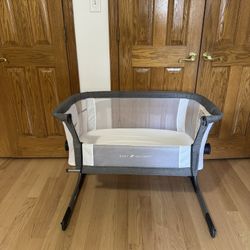Bedside Bassinet/sleeper