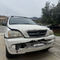 2006 White Kia Sorento - Does Not Start 
