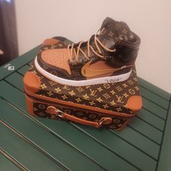 Louis Vuitton Men's 11 - $300 OBOLouis Vuitton Men's 11 - $300 OBO