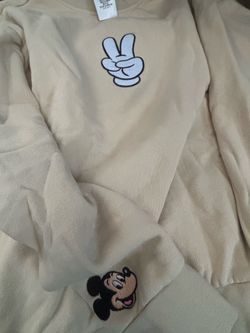 Disney parks mickey thumps up crewneck