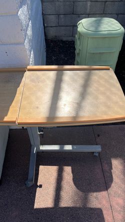 Free desk and Ottoman San Clemente